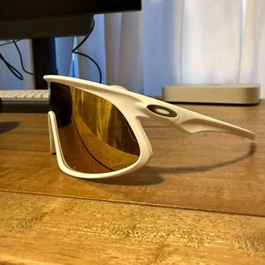 Oakley RSLV Sunglasses – White / Gold Prizm Lens